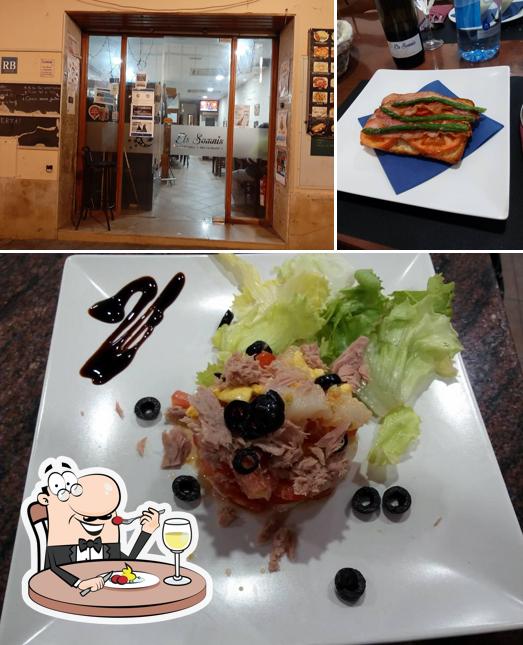 Estas son las fotografías donde puedes ver comida y exterior en Els Somnis Cafeteria Restaurant