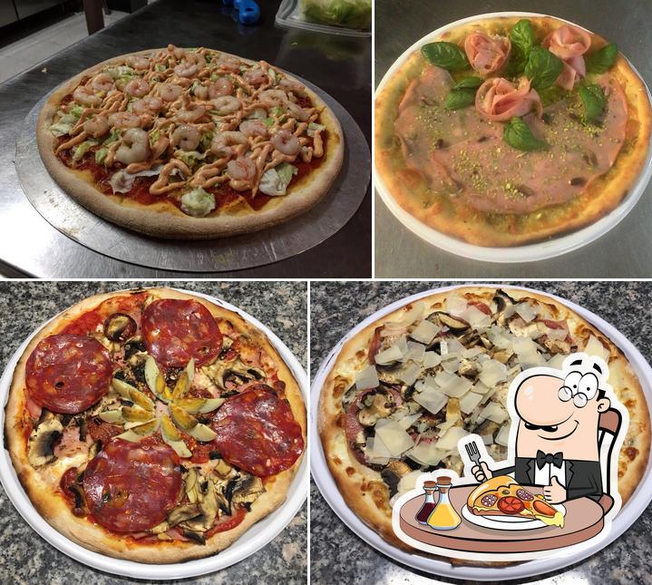 Probiert verschiedene Variationen von Pizza