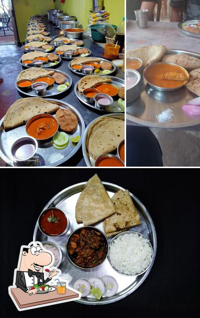 Food at Arun bhojnalay ( अरुण भोजनालय )