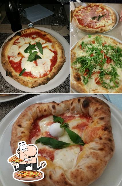 Prenditi una pizza a Ristorante Pizzeria Mari E Monti