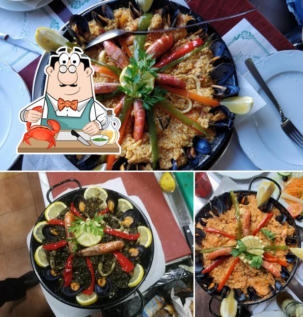 Elige entre las distintas comidas con marisco disponibles en Bar Casa Diego