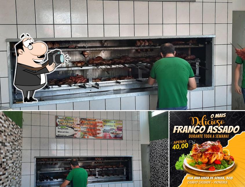 Look at the image of Frango na Brasa