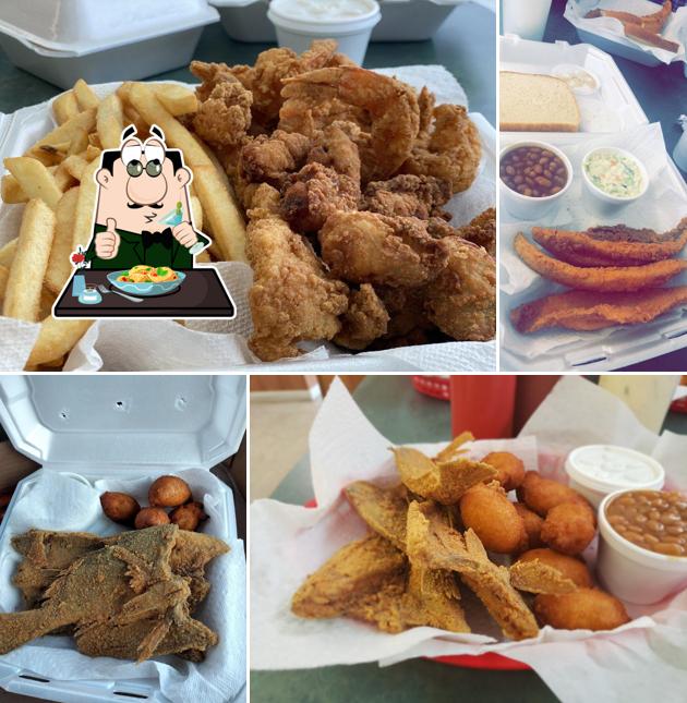 Mom's Fish & Fry Seafood Restaurant in Maxton - Restaurant menu and reviews