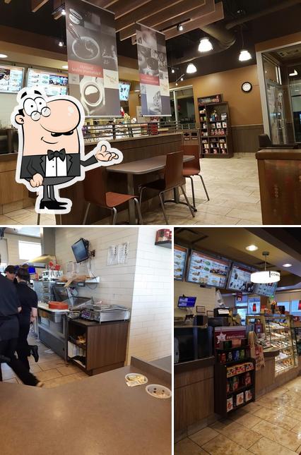 L'intérieur de Tim Hortons