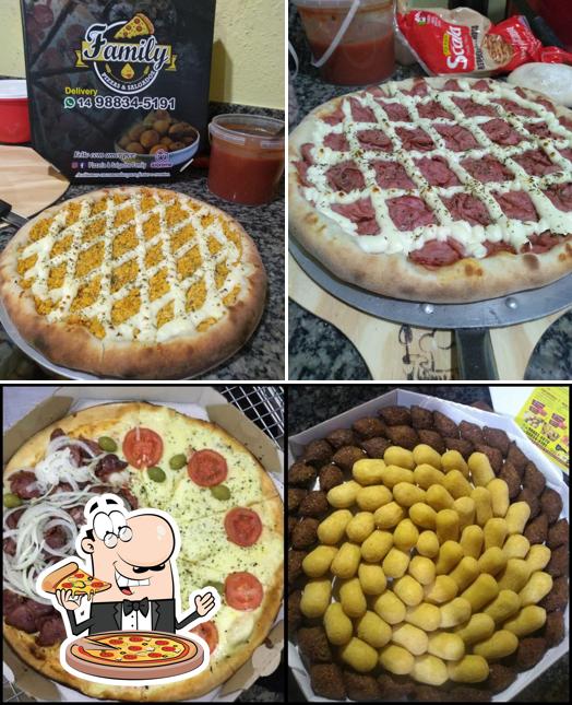 Escolha pizza no Pizzaria Family & Salgados