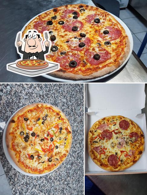 Prenez des pizzas à Musical Grill