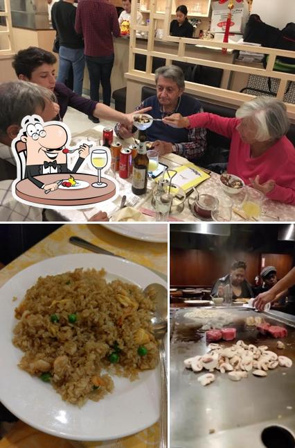 Dai un’occhiata alla foto che presenta la cibo e tavolo da pranzo di Peng Lai