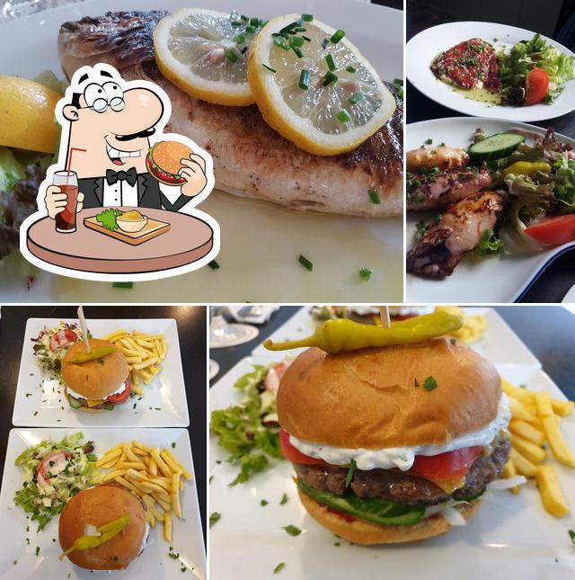 Bestellt einen Burger bei Brot & Olive Restaurant - Düsseldorf