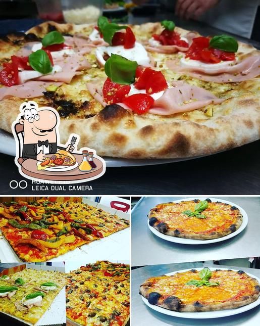 Scegli una pizza a Happy Days Pizzeria Paninoteca Rosticceria Bar