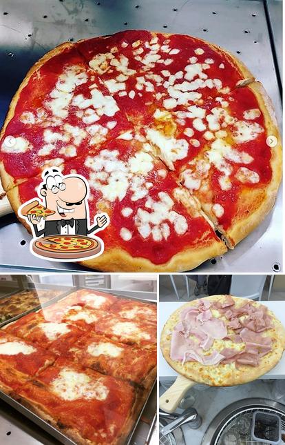 Scegli una pizza a La Madonnina Food e Drink