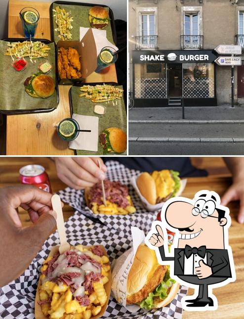 Mire esta foto de Shake Burger