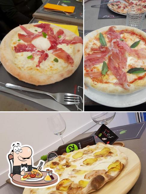 Ordina tra le svariate varianti di pizza