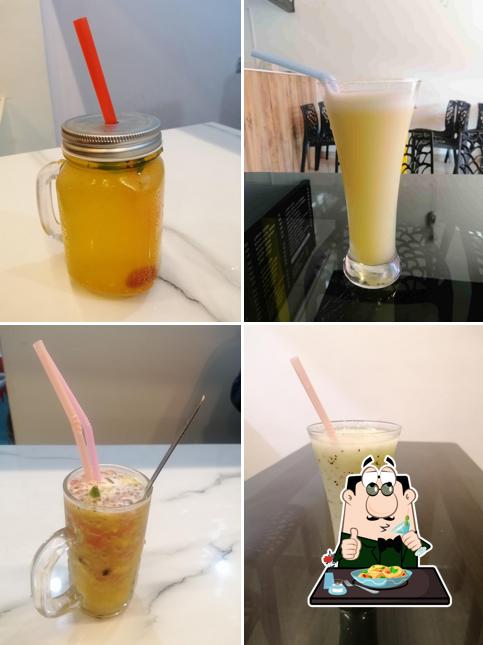 Among different things one can find food and drink at Smoothie Brothers
