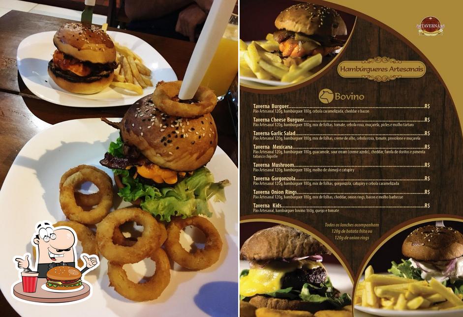 Taverna Restaurante e Panquecaria - Andradas, MG oferece uma escolha de opções para os amantes dos hambúrgueres