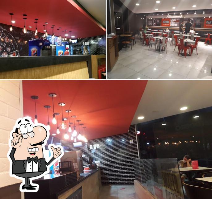 O interior do Pizza Hut