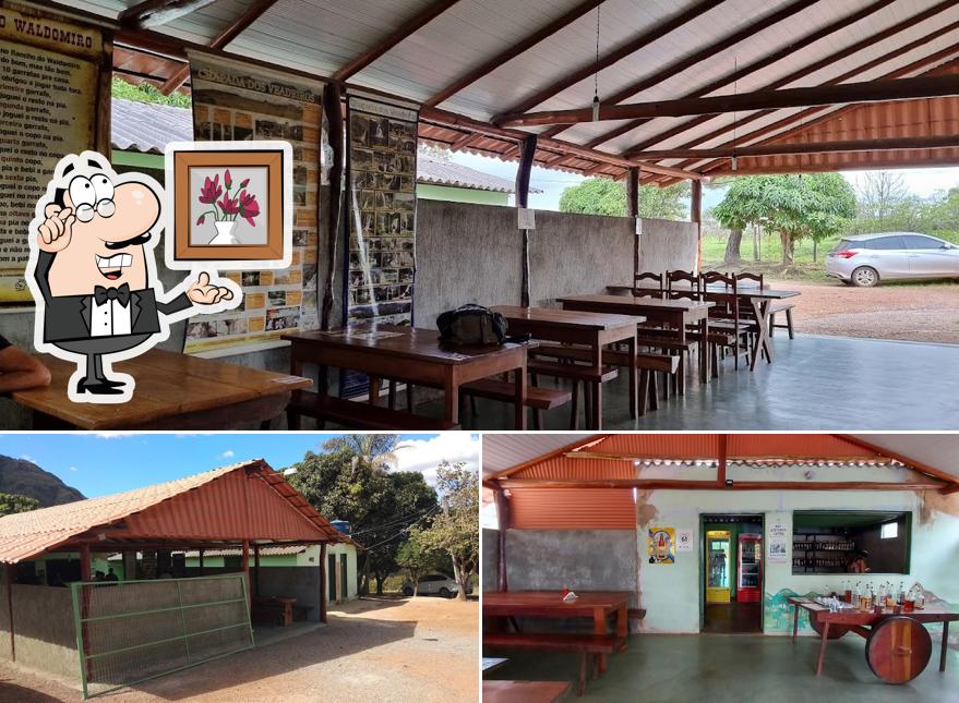 Confira a foto ilustrando interior e exterior no Restaurante Rancho do Waldomiro