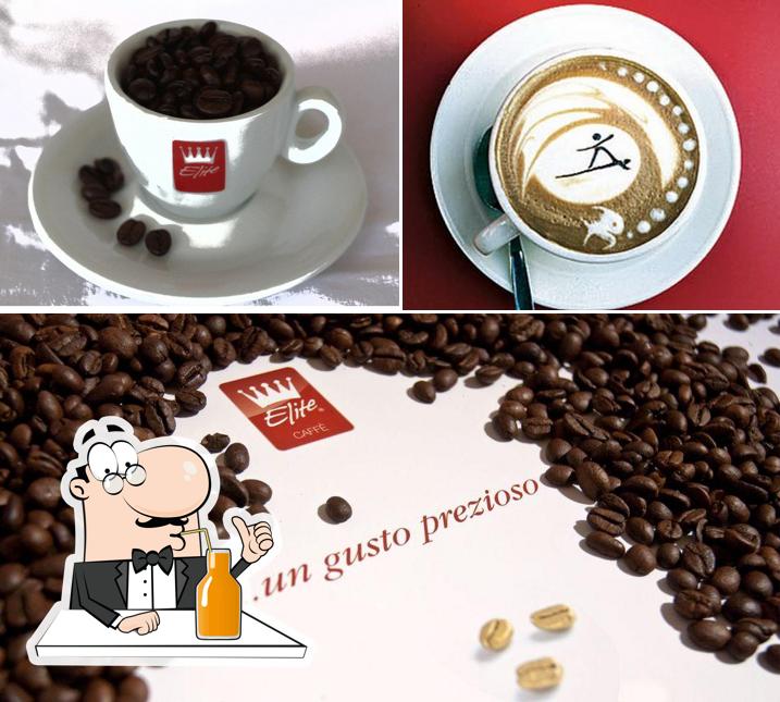 Goditi qualcosa da bere a Elite Caffè Srl (Ufficio)