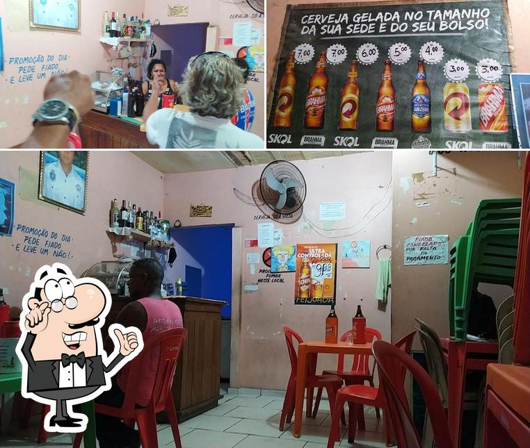 Entre diversos coisas, interior e cerveja podem ser encontrados a Bar Véu de Noiva