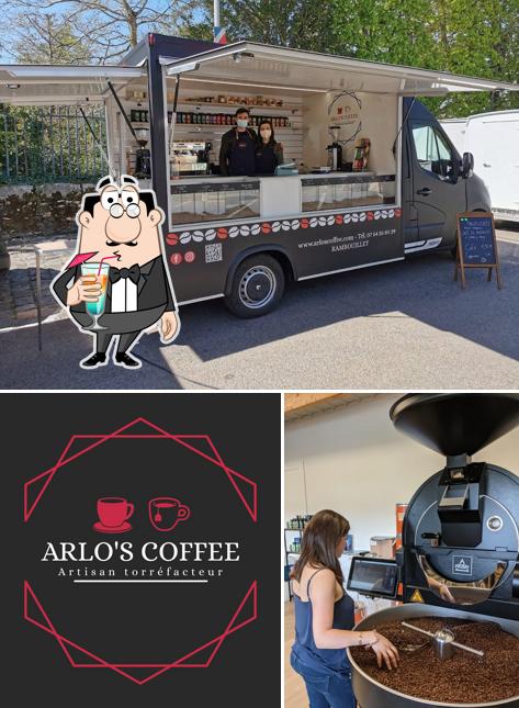 Parmi les diverses choses de la boire et la extérieur, une personne peut trouver sur Arlo's Coffee