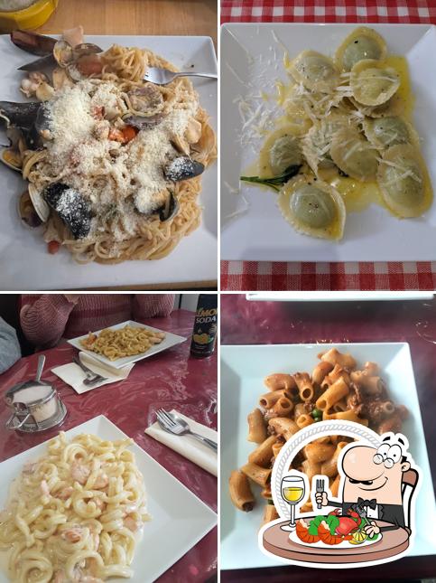 Pick different seafood dishes offered by Viva la Pasta Da Lidia
