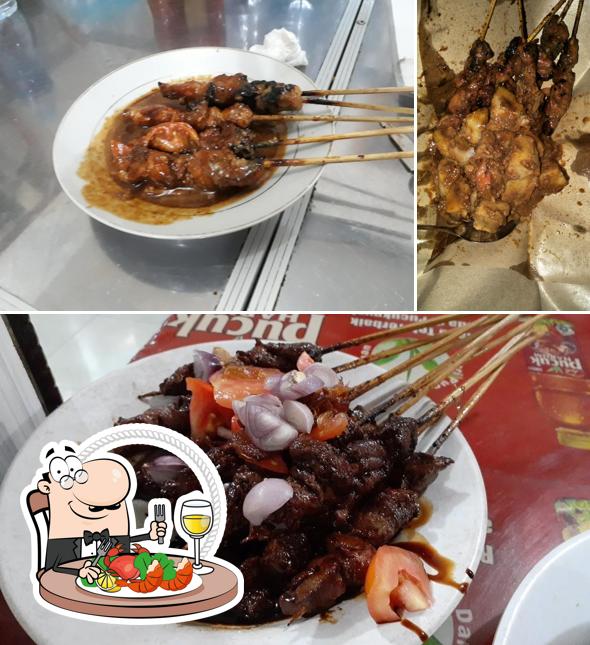 Order seafood at Warung Sate Pak No Cab Poka