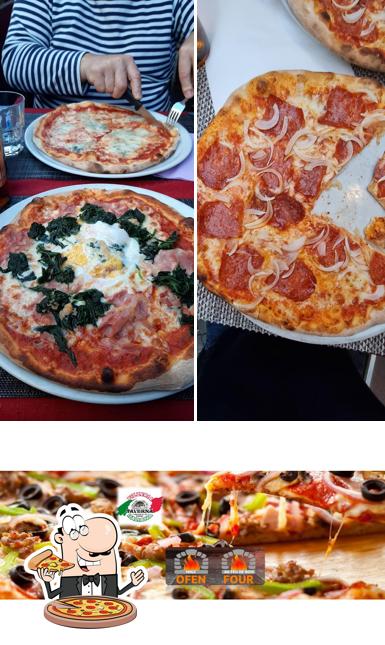 Scegli una pizza a Ristorante Pizzeria Taverna Italiana