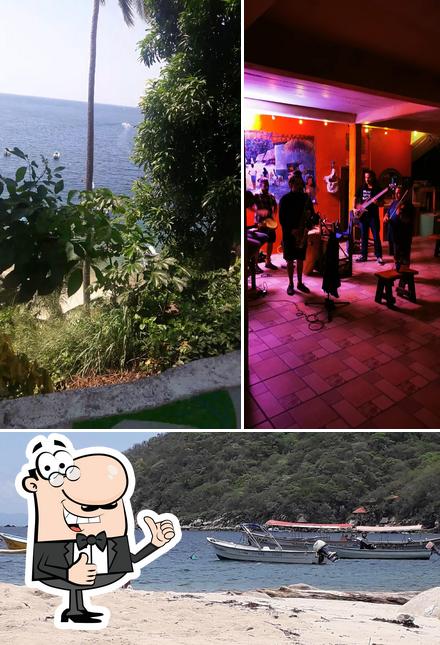 yacht club yelapa