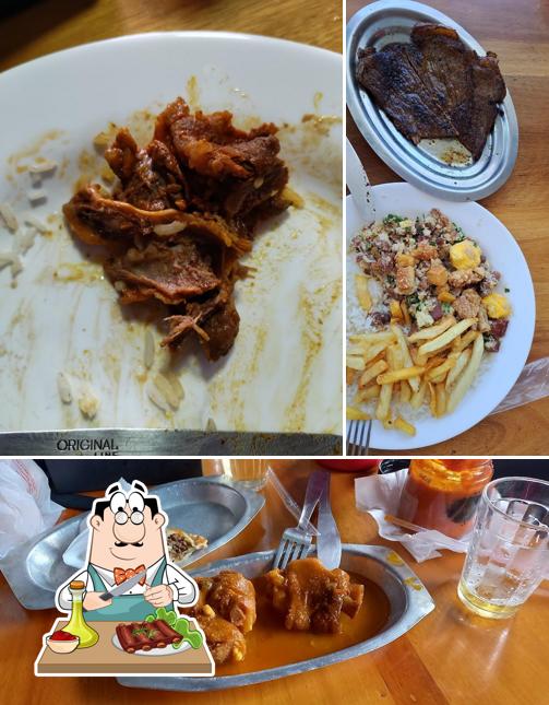 Prove pratos de carne no Bar e Restaurante do Totó