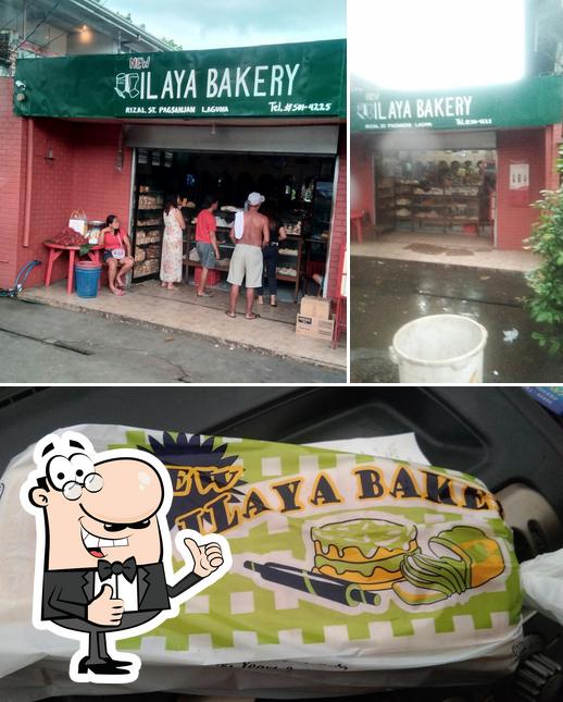 Vea esta foto de New Ilaya Bakery