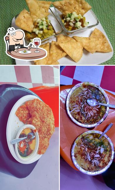 Food at Jay Julelal Dal Pakwan