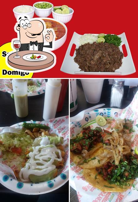 Comida en 100% Antojitos Mexicanos