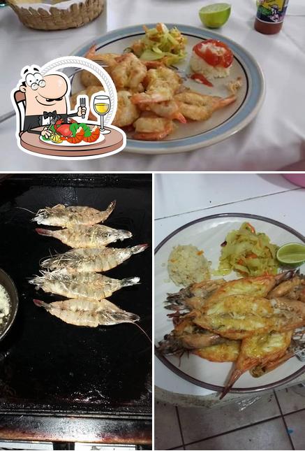Order seafood at El muelle de San Blas