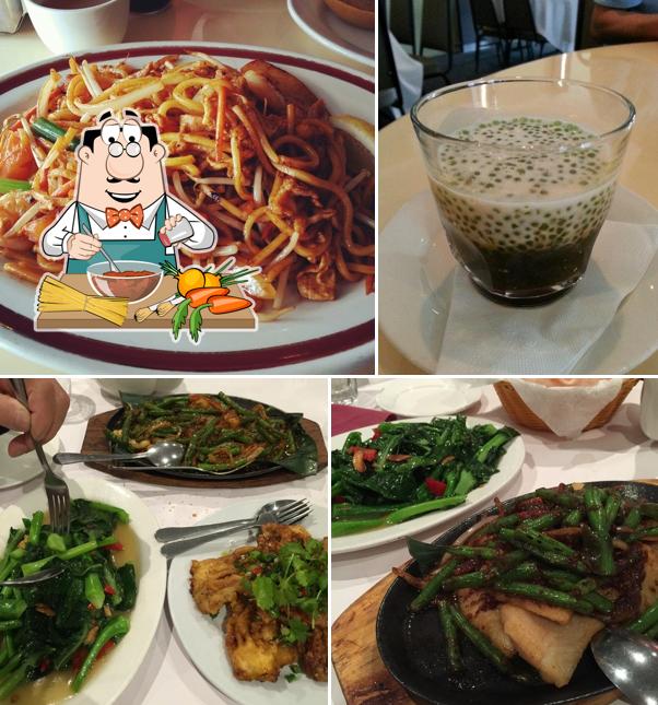 Spaghetti a la boloñesa en Overseaschinese Restaurant