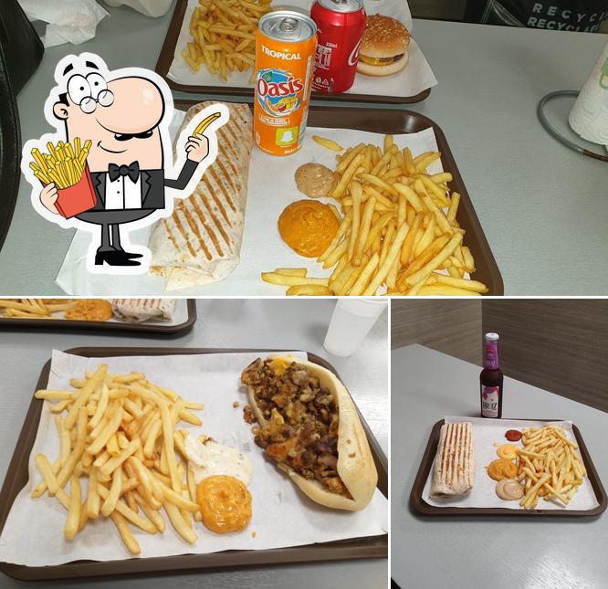 Essayez des pommes frites à Family Burger