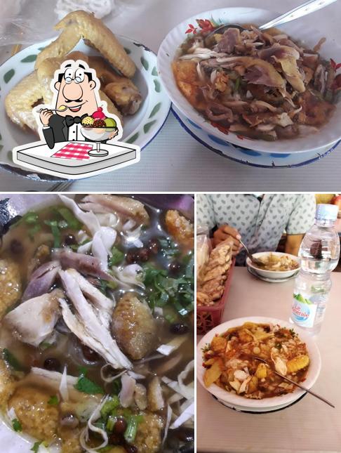 Bubur Sop Ayam Plumbon KAMSA te ofrece una buena selección de postres