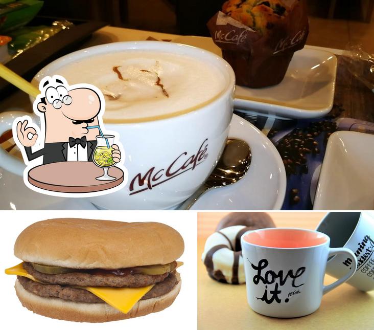 McCafé se distingue par sa boire et burger