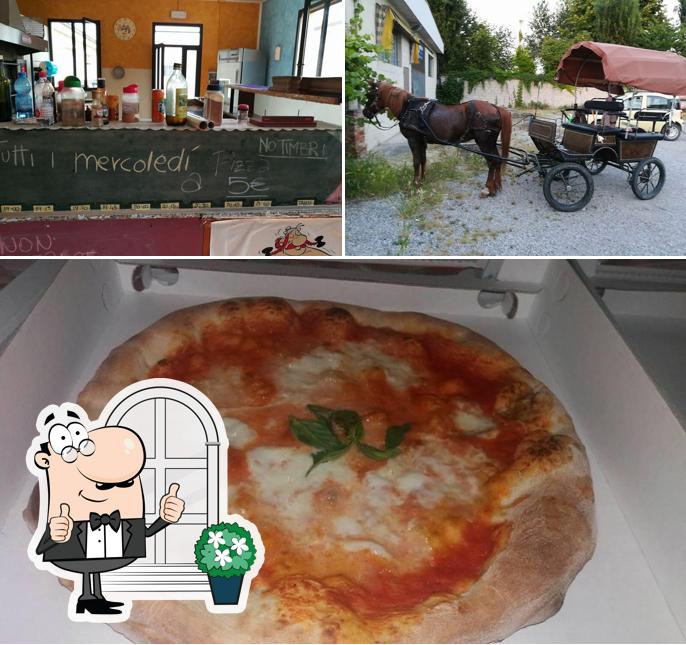 Dai un’occhiata alla foto che presenta la esterno e pizza di Pizzeria Asterix&Obelix