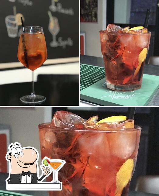 Prenditi un drink dal menu