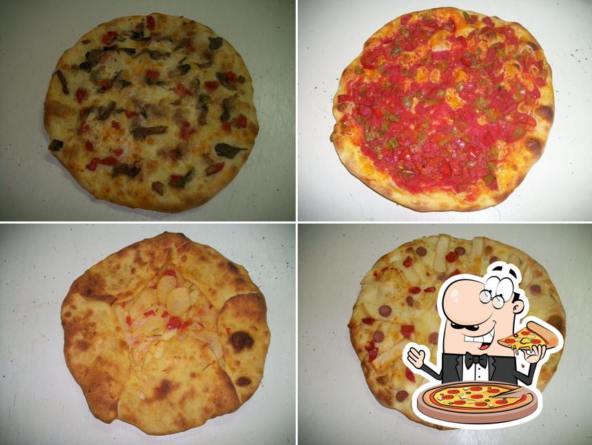 Pick pizza at Bakery Santamaria Santamaria Filippo