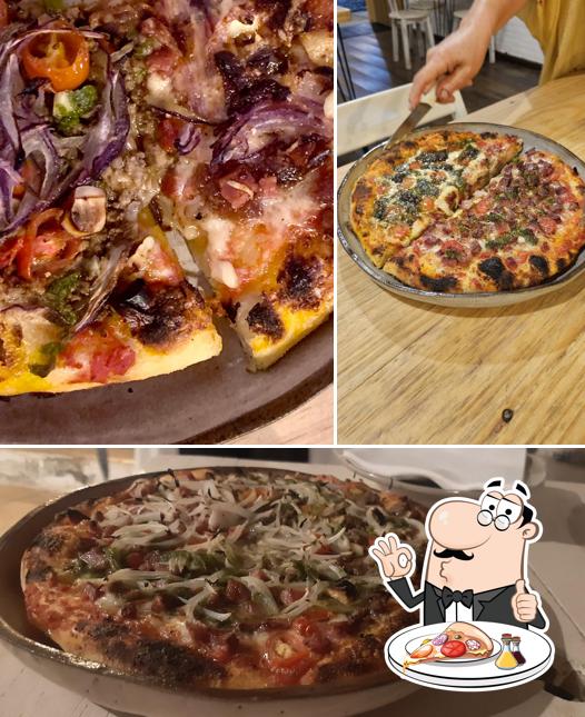 Peça diversos estilos de pizza