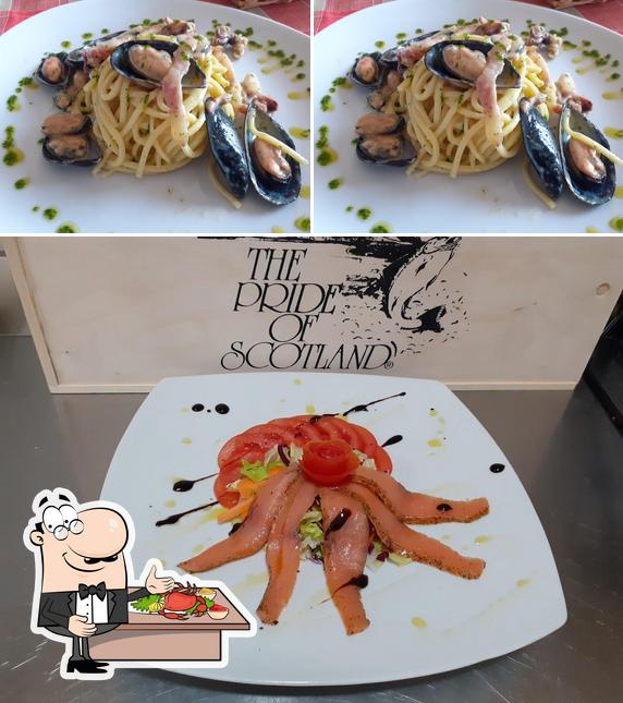 Prova la cucina di mare a Bar Caffè Gastronomia "Su Pinu"