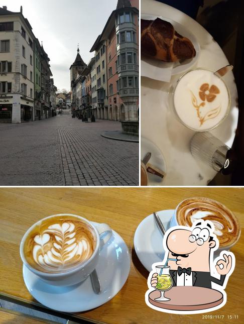 La immagine di bevanda e esterno da Caffè Spettacolo Schaffhausen