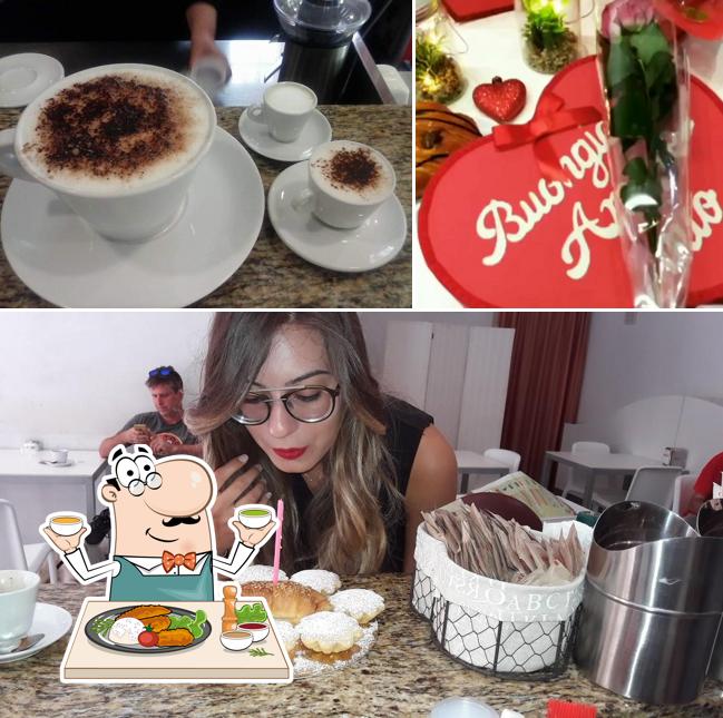 Dai un’occhiata alla immagine che mostra la cibo e bevanda di Bar El Cafè di Elena Pantalone