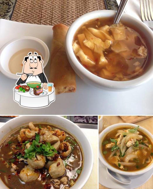 Китайский кисло-острый суп в "Udom Thai"