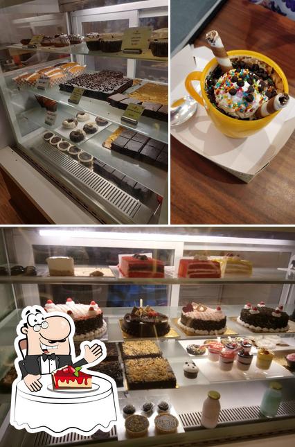 7th heaven Bakery and Cafe provides a selection of sweet dishes