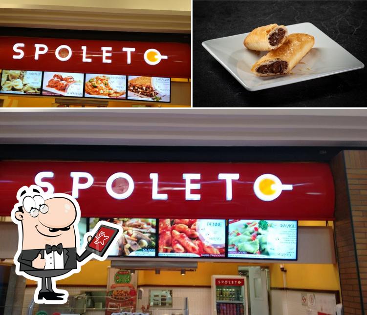 Entre diversos coisas, exterior e sobremesa podem ser encontrados no Restaurante Spoleto