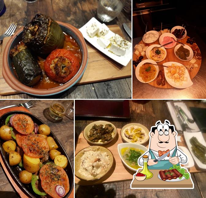 En Kreta Restaurant se sirven recetas con carne 