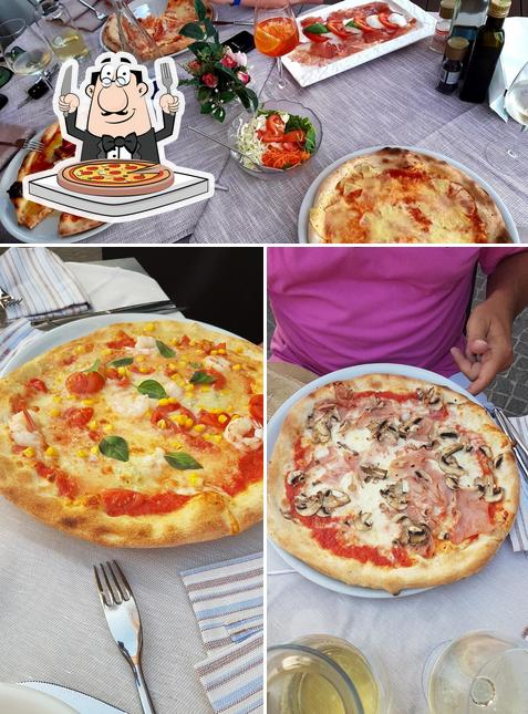 Scegli una pizza a La Piazzetta