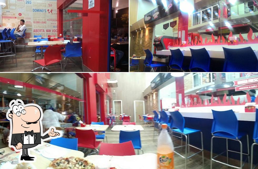 O interior do Domino's Pizza - Castelo