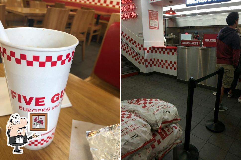 L'intérieur de Five Guys Opéra